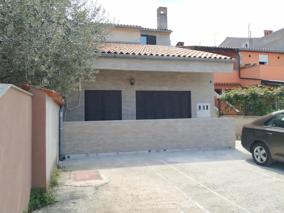 Apartmani Zlatko Pula Exterior photo