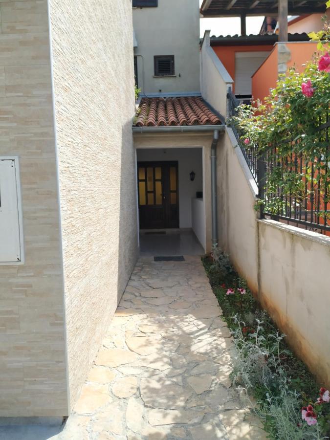 Apartmani Zlatko Pula Exterior photo