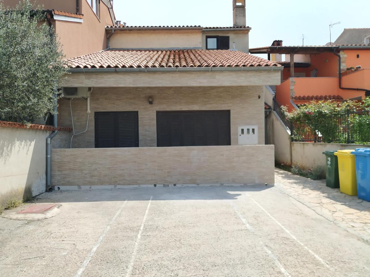 Apartmani Zlatko Pula Exterior photo