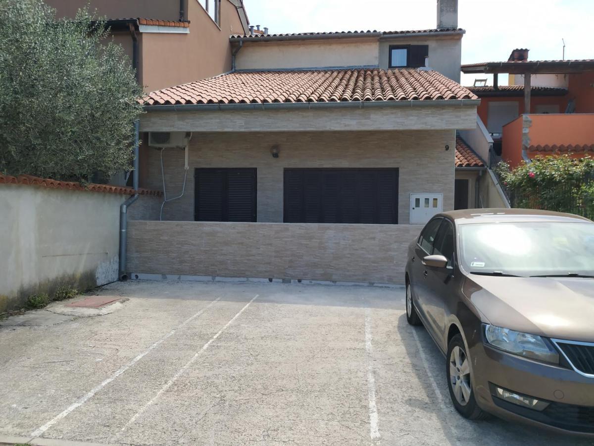 Apartmani Zlatko Pula Exterior photo