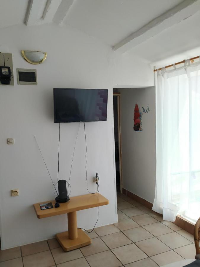 Apartmani Zlatko Pula Exterior photo