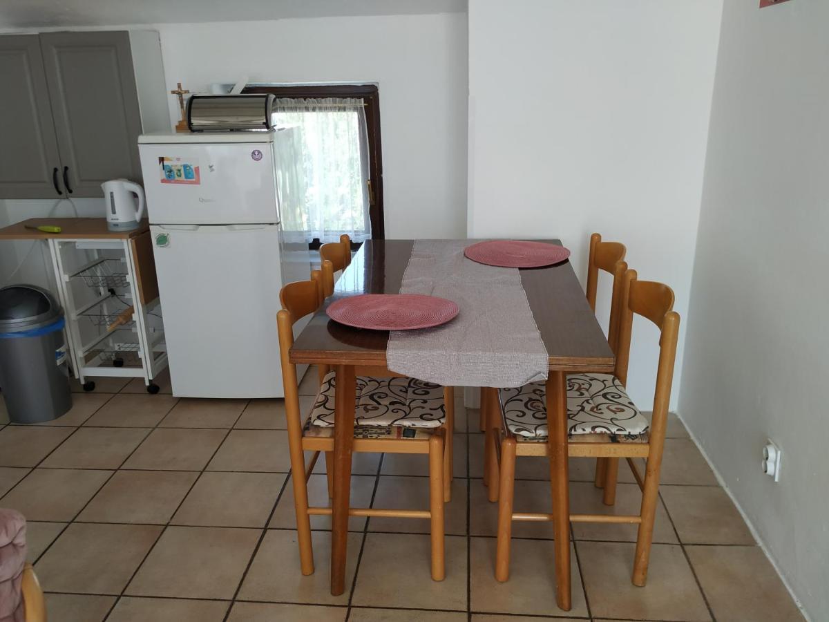 Apartmani Zlatko Pula Exterior photo