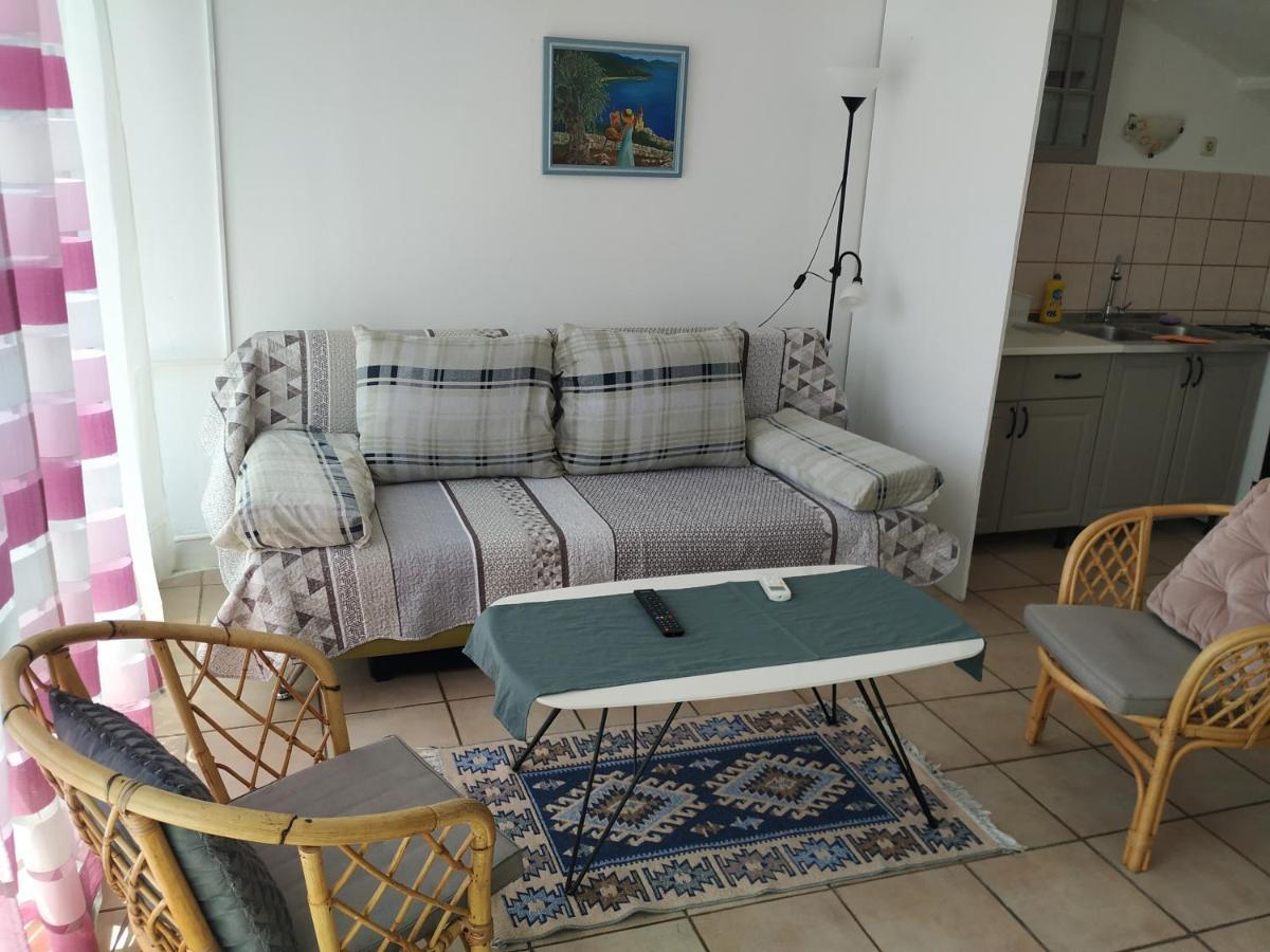 Apartmani Zlatko Pula Exterior photo