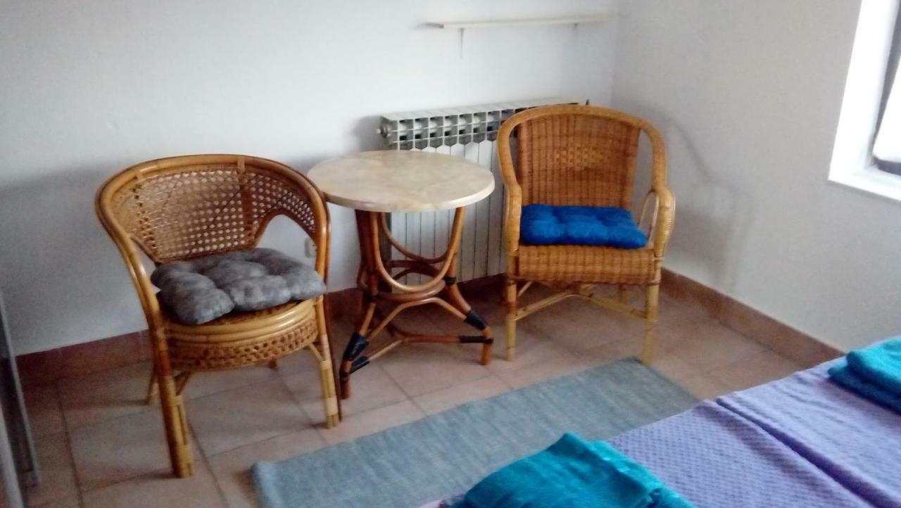 Apartmani Zlatko Pula Exterior photo